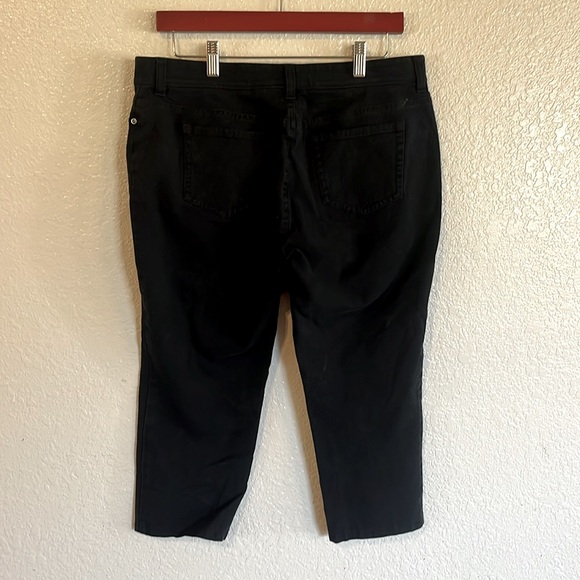 Chico’s  So Slimming Black Crop Pants Jeans Chico’s Size 2 US 12 - Picture 2 of 4